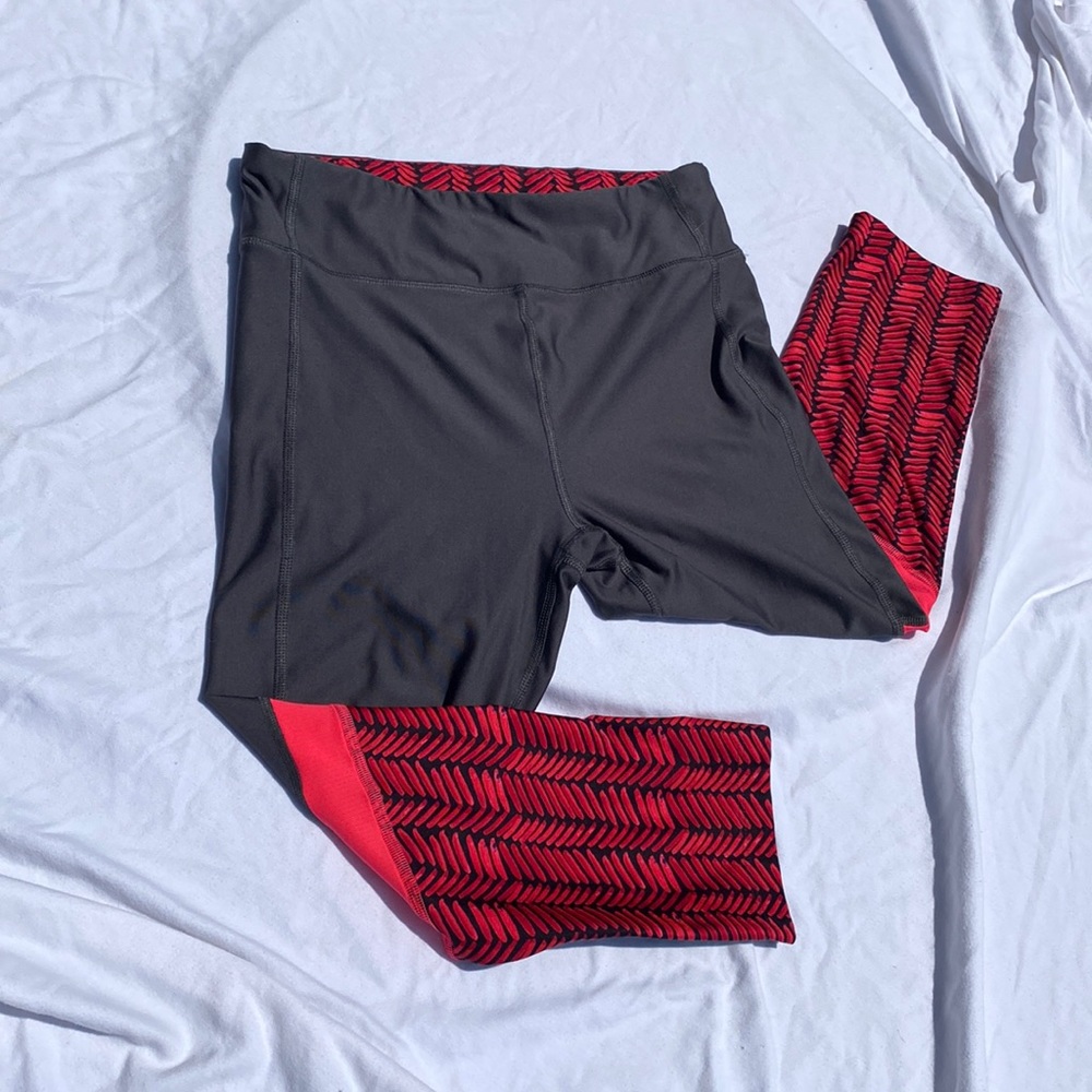 💕 Under Armour Compression Crop Leggings 💕 size XS